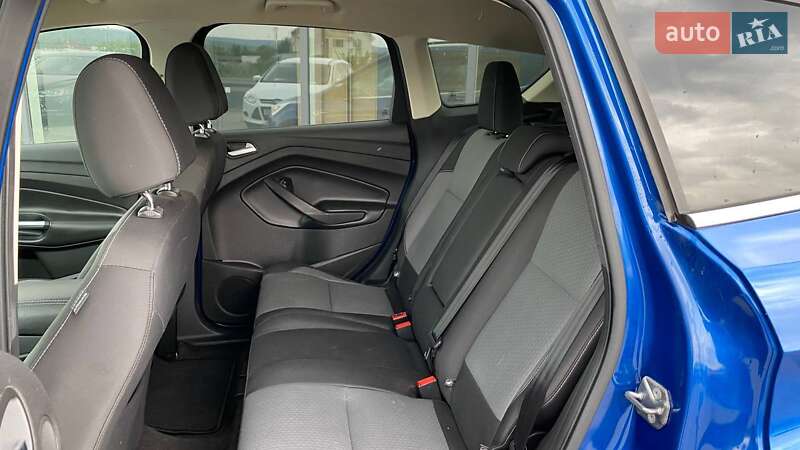 Позашляховик / Кросовер Ford Escape 2017 в Ужгороді