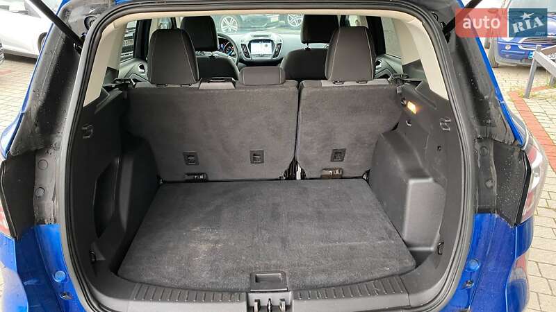 Позашляховик / Кросовер Ford Escape 2017 в Ужгороді