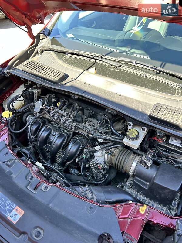 Внедорожник / Кроссовер Ford Escape 2015 в Сумах