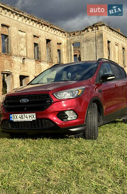 Внедорожник / Кроссовер Ford Escape 2016 в Нетешине Внедорожник / Кроссовер Ford Escape 2016 в Нетешине