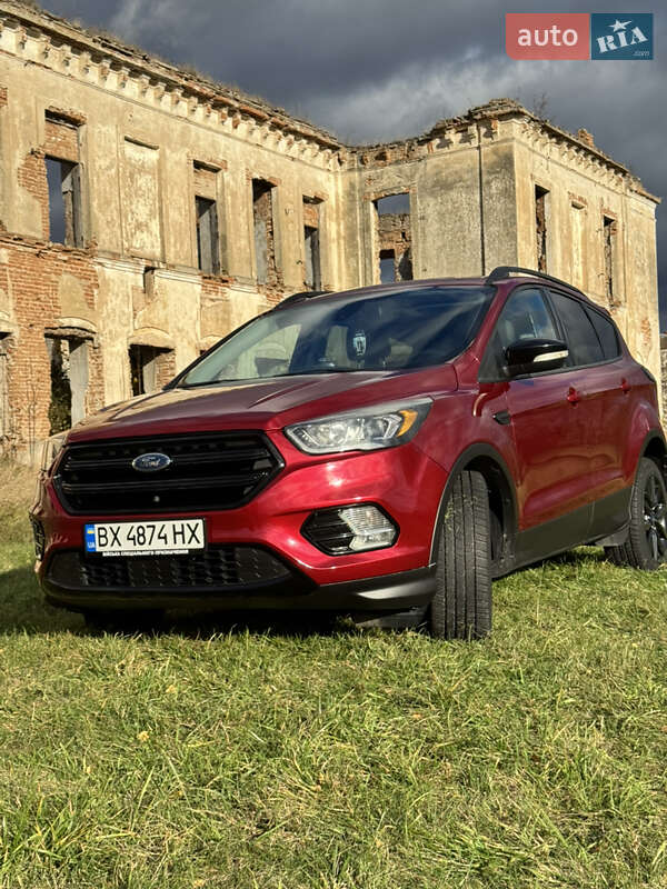 Позашляховик / Кросовер Ford Escape 2016 в Нетішині фото Позашляховик / Кросовер Ford Escape 2016 в Нетішині
