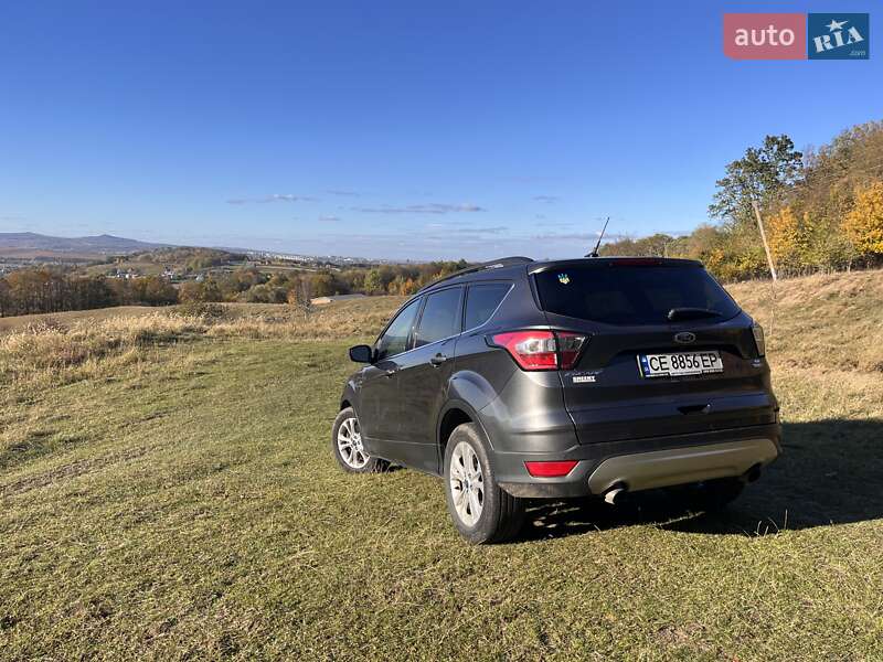 Внедорожник / Кроссовер Ford Escape 2017 в Черновцах