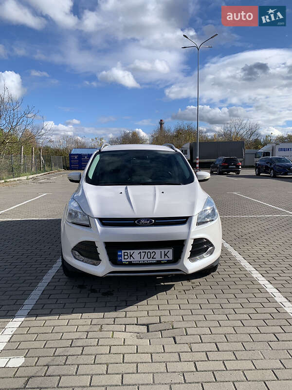 Внедорожник / Кроссовер Ford Escape 2015 в Дубно