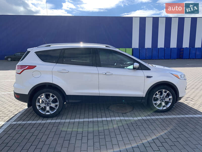 Внедорожник / Кроссовер Ford Escape 2015 в Дубно