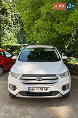 Внедорожник / Кроссовер Ford Escape 2018 в Черноморске