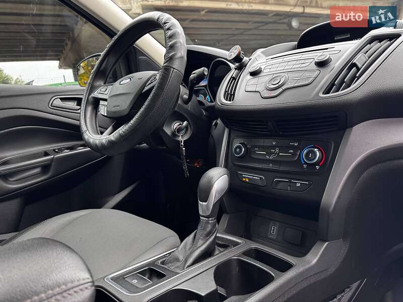 Внедорожник / Кроссовер Ford Escape 2017 в Днепре фото 12 Внедорожник / Кроссовер Ford Escape 2017 в Днепре