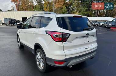 Позашляховик / Кросовер Ford Escape 2017 в 