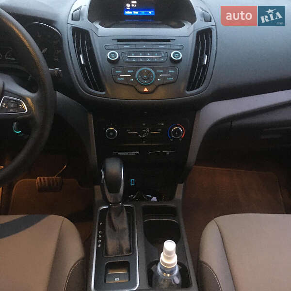 Позашляховик / Кросовер Ford Escape 2017 в Трускавці