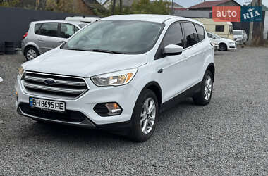 Внедорожник / Кроссовер Ford Escape 2017 в Староконстантинове