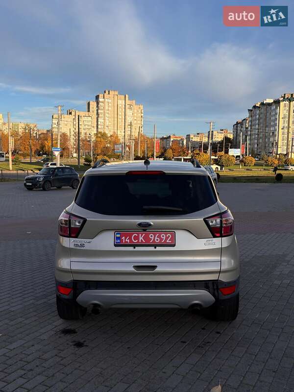 Внедорожник / Кроссовер Ford Escape 2017 в Львове