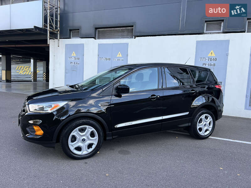 Внедорожник / Кроссовер Ford Escape 2017 в Киеве
