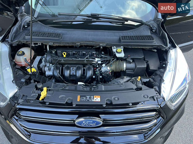 Внедорожник / Кроссовер Ford Escape 2017 в Киеве