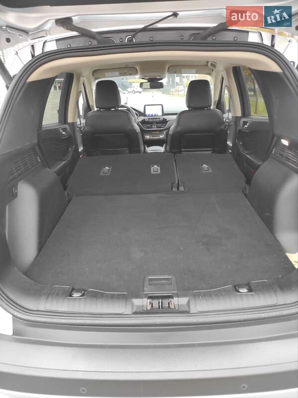 Внедорожник / Кроссовер Ford Escape 2020 в Киеве