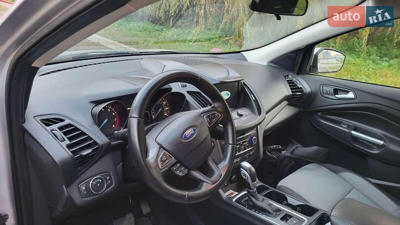 Внедорожник / Кроссовер Ford Escape 2019 в Дубно