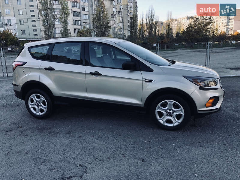 Внедорожник / Кроссовер Ford Escape 2017 в Николаеве