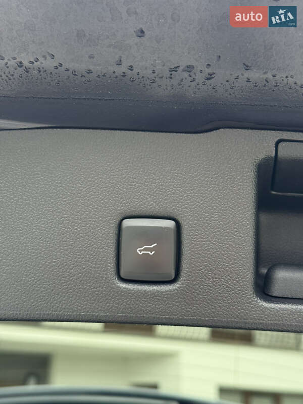 Позашляховик / Кросовер Ford Escape 2021 в Сваляві