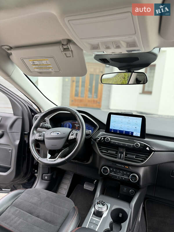 Позашляховик / Кросовер Ford Escape 2021 в Сваляві