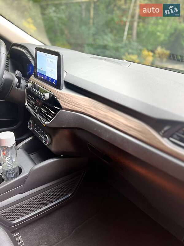 Позашляховик / Кросовер Ford Escape 2020 в Одесі