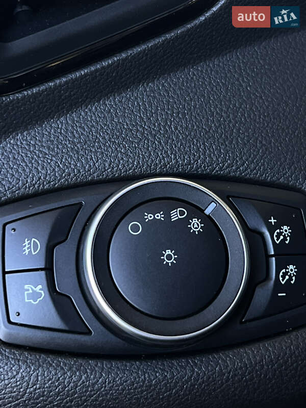 Позашляховик / Кросовер Ford Escape 2015 в Миколаєві