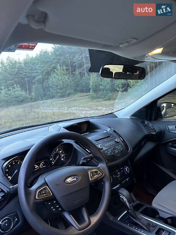 Позашляховик / Кросовер Ford Escape 2017 в Кременчуці