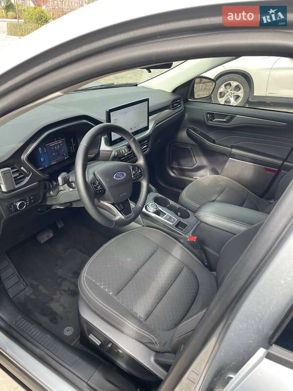 Позашляховик / Кросовер Ford Escape 2023 в Золочеві