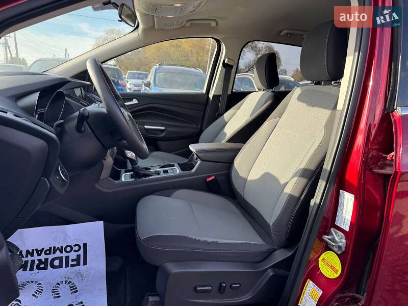 Позашляховик / Кросовер Ford Escape 2018 в Луцьку