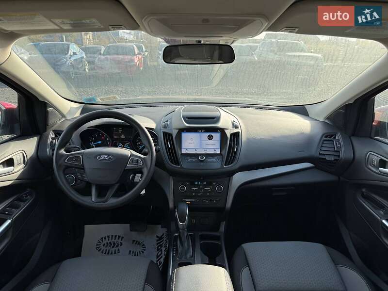 Позашляховик / Кросовер Ford Escape 2018 в Луцьку