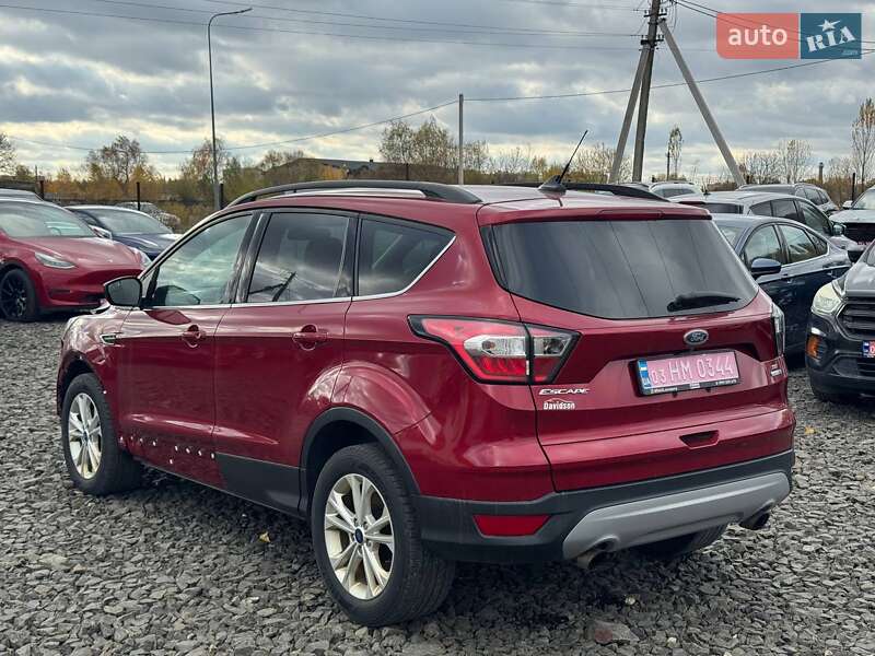 Позашляховик / Кросовер Ford Escape 2018 в Луцьку