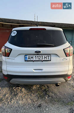 Внедорожник / Кроссовер Ford Escape 2017 в Днепре