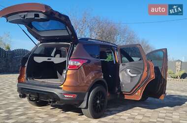 Внедорожник / Кроссовер Ford Escape 2016 в Гайвороне