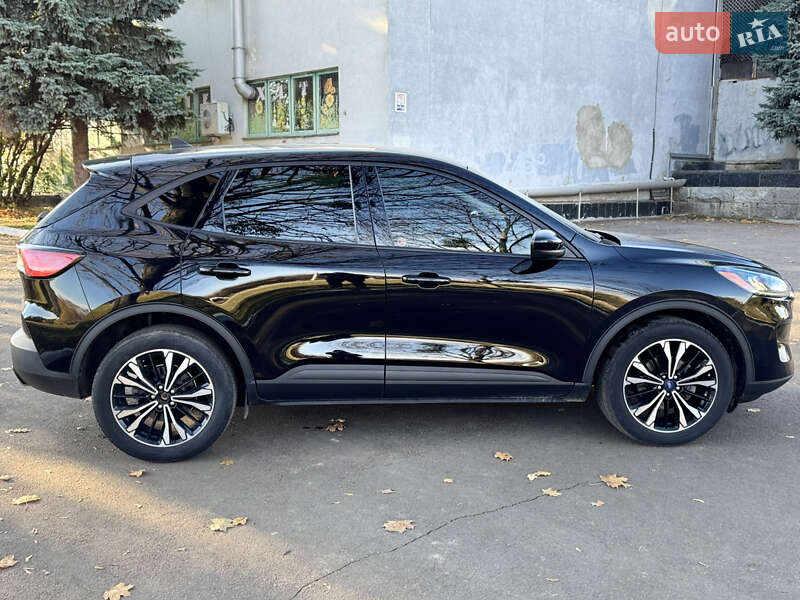 Внедорожник / Кроссовер Ford Escape 2021 в Ровно