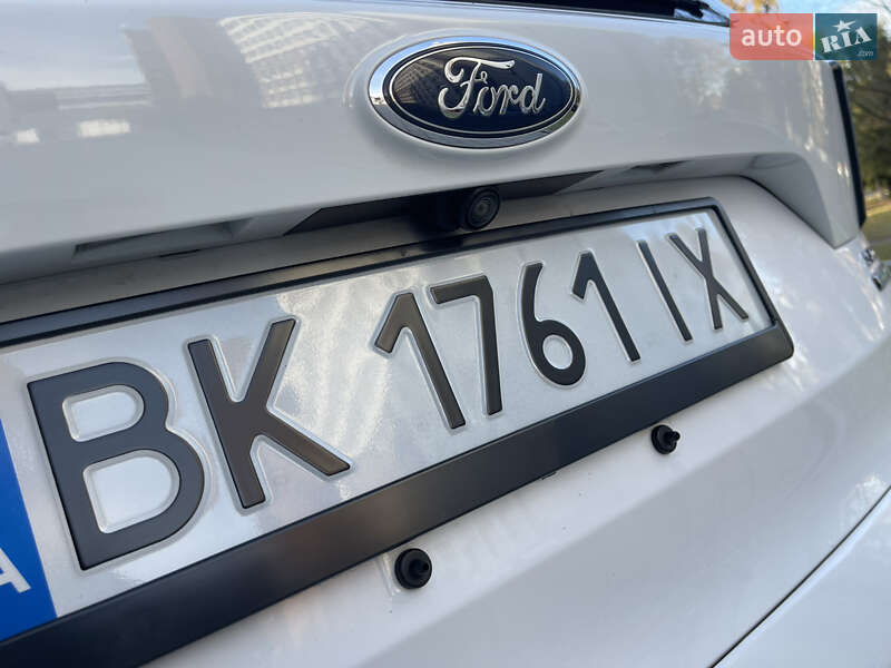 Внедорожник / Кроссовер Ford Escape 2017 в Ровно