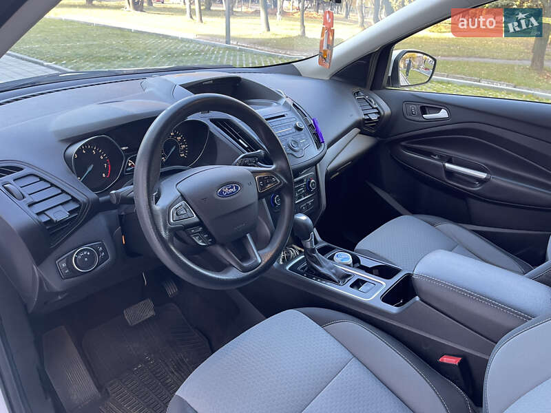 Внедорожник / Кроссовер Ford Escape 2017 в Ровно