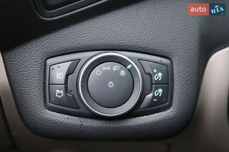 Внедорожник / Кроссовер Ford Escape 2015 в Киеве