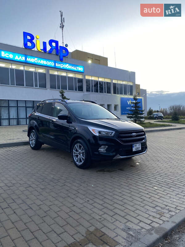 Внедорожник / Кроссовер Ford Escape 2019 в Ровно