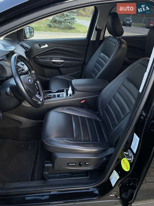 Внедорожник / Кроссовер Ford Escape 2019 в Ровно