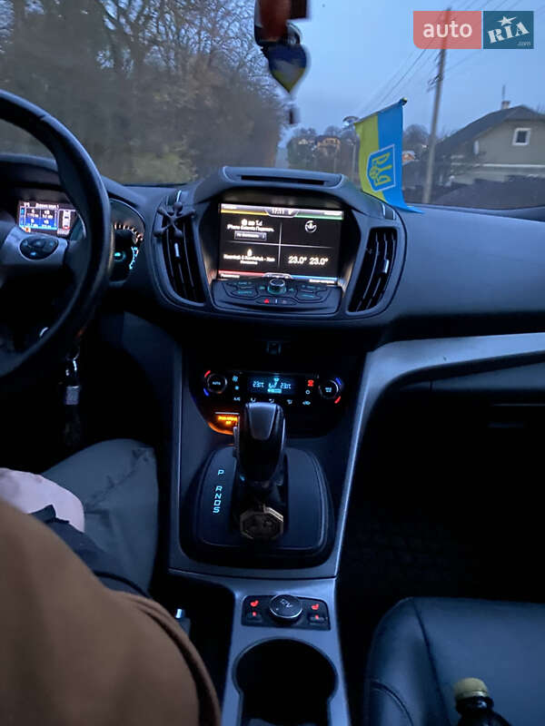 Внедорожник / Кроссовер Ford Escape 2015 в Копычинце