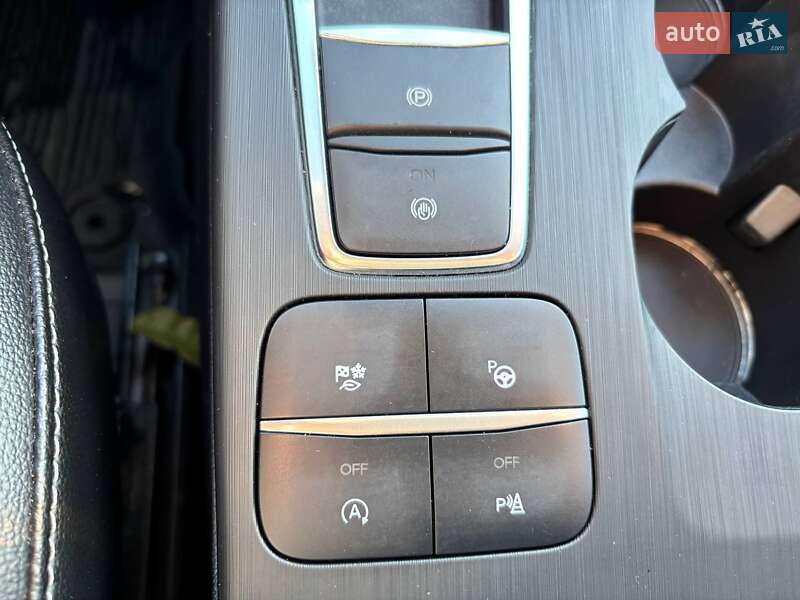 Позашляховик / Кросовер Ford Escape 2020 в Києві