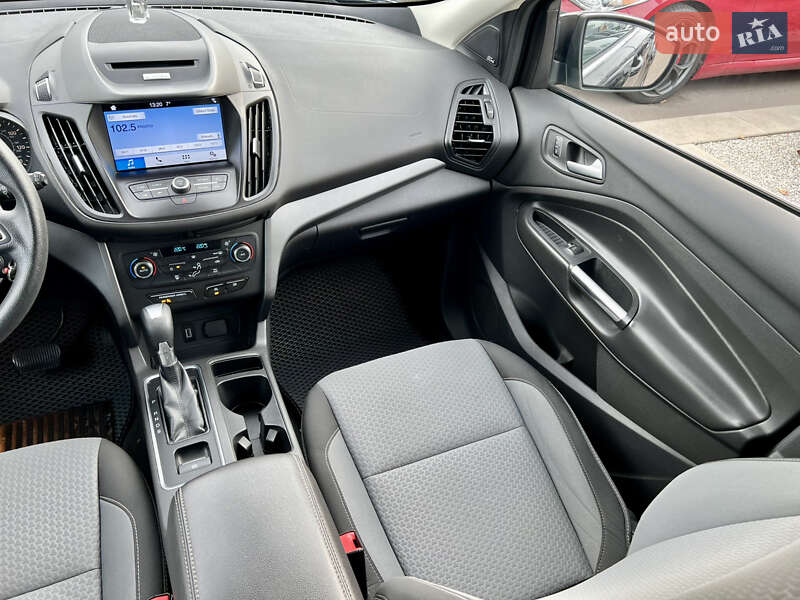 Внедорожник / Кроссовер Ford Escape 2016 в Киеве