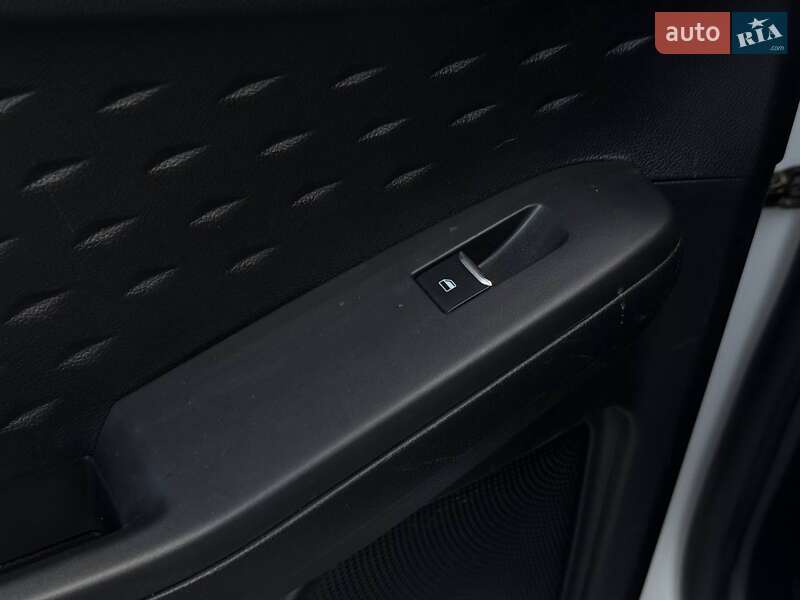 Внедорожник / Кроссовер Ford Escape 2020 в Ровно фото 44 Внедорожник / Кроссовер Ford Escape 2020 в Ровно