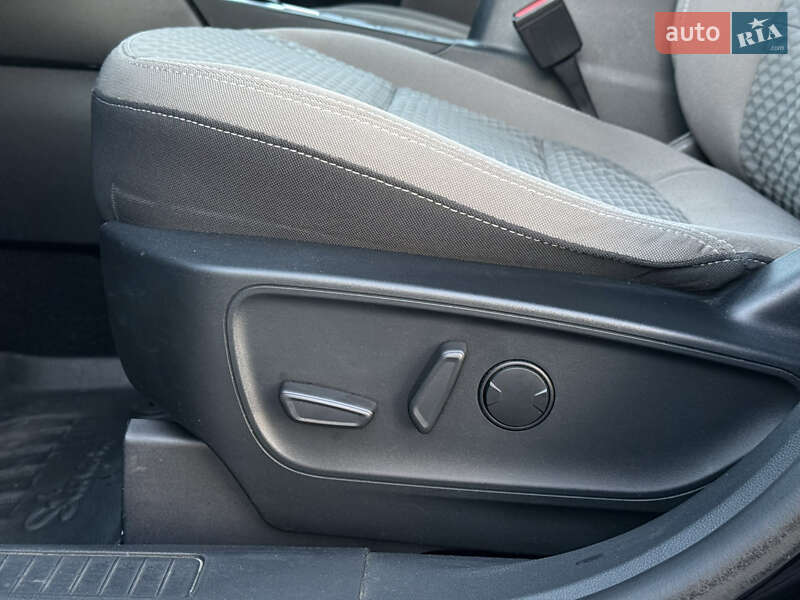 Позашляховик / Кросовер Ford Escape 2021 в Києві фото 37 Позашляховик / Кросовер Ford Escape 2021 в Києві