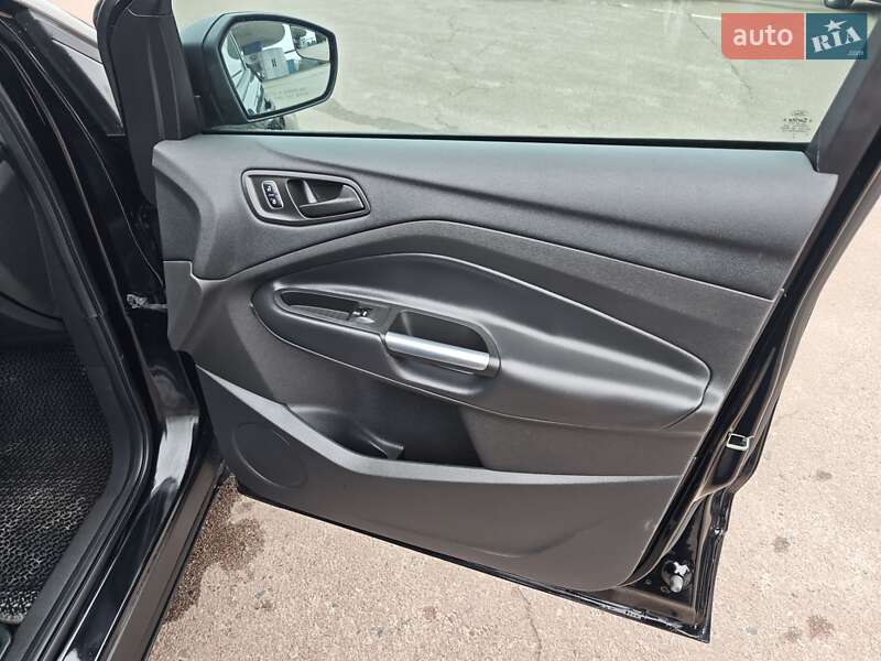 Позашляховик / Кросовер Ford Escape 2016 в Сумах