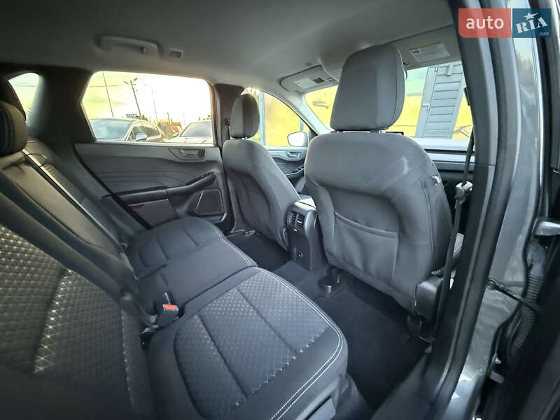 Внедорожник / Кроссовер Ford Escape 2023 в Стрые