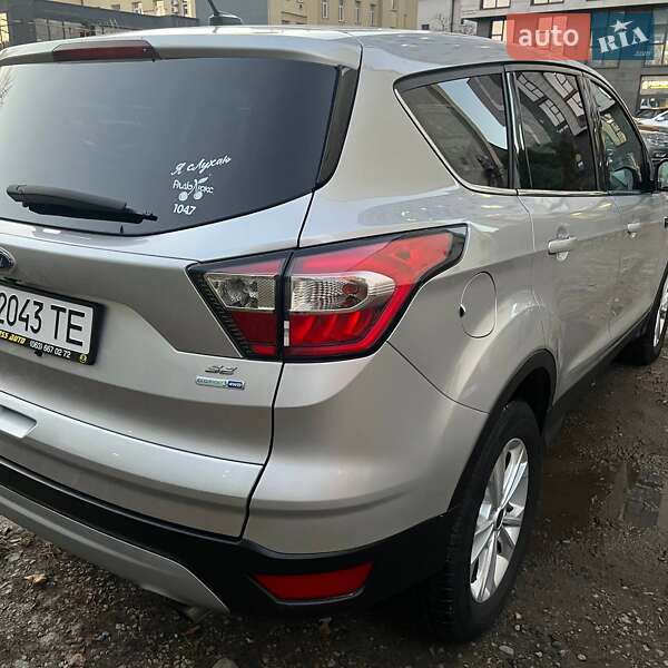 Внедорожник / Кроссовер Ford Escape 2018 в Львове