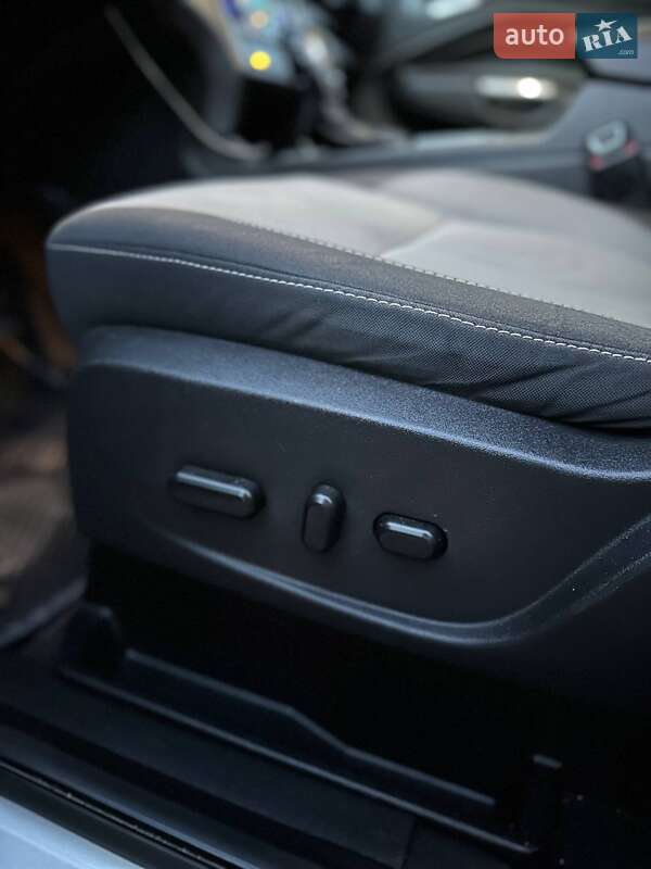 Внедорожник / Кроссовер Ford Escape 2018 в Львове