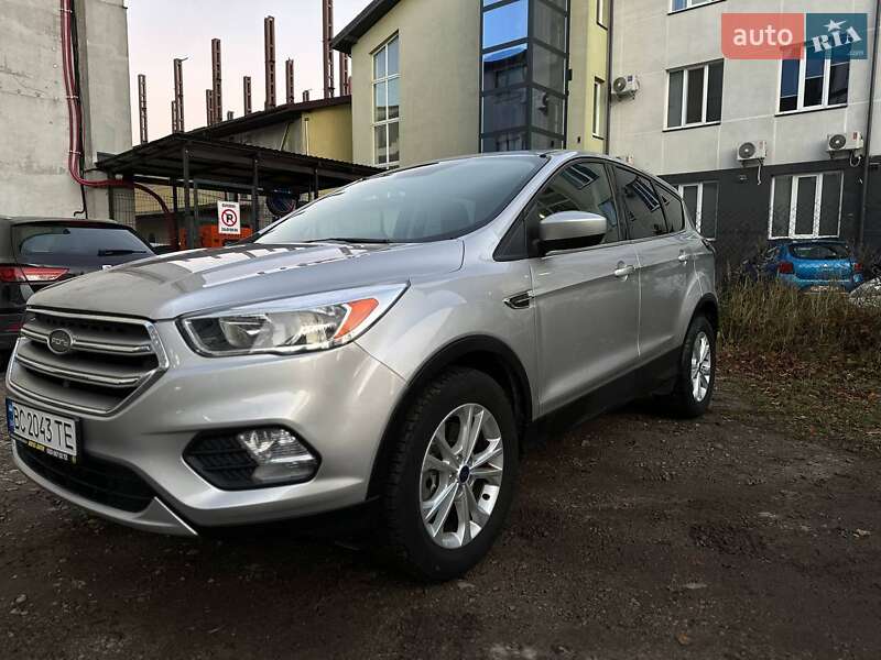 Внедорожник / Кроссовер Ford Escape 2018 в Львове