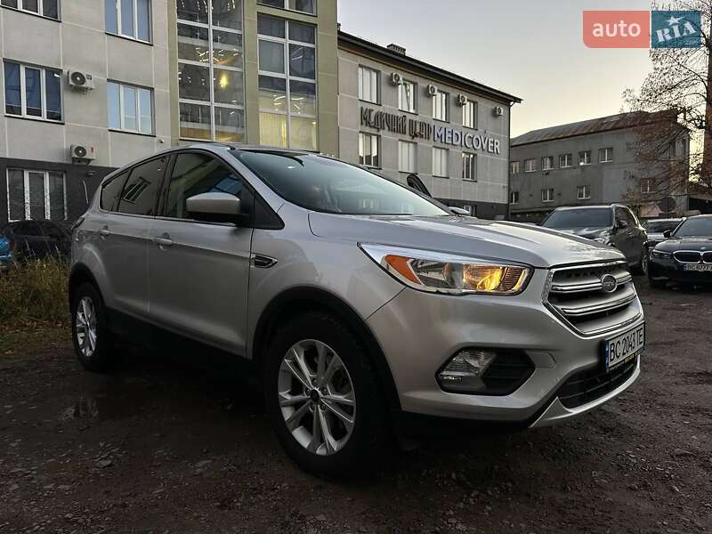 Внедорожник / Кроссовер Ford Escape 2018 в Львове