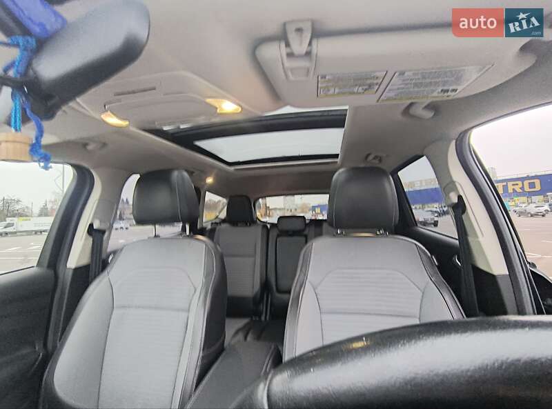 Внедорожник / Кроссовер Ford Escape 2017 в Житомире