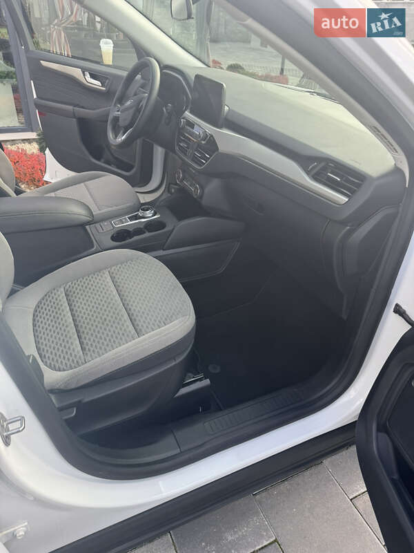 Позашляховик / Кросовер Ford Escape 2021 в Львові