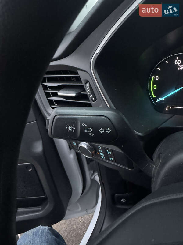 Позашляховик / Кросовер Ford Escape 2021 в Львові